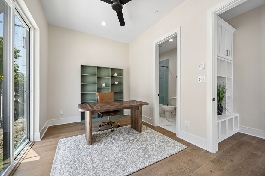 More Photos Of 5821 Winsome Ln, Houston Apartments For Sale