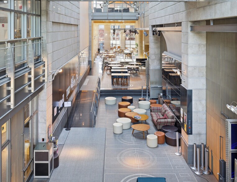 More Photos Of 3536 Boul Saint-Laurent, Montréal Office For Sale