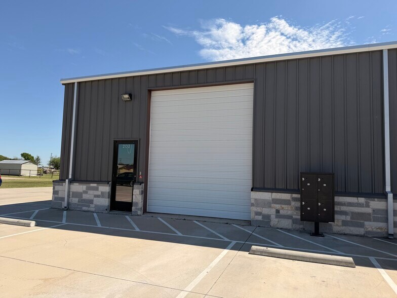 More Photos Of 1141 Bozman Rd, Wylie Unknown For Lease