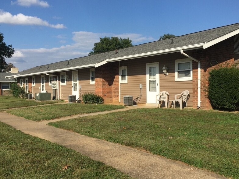 More Photos Of 1450 Luther Sq, Evansville Apartments For Sale