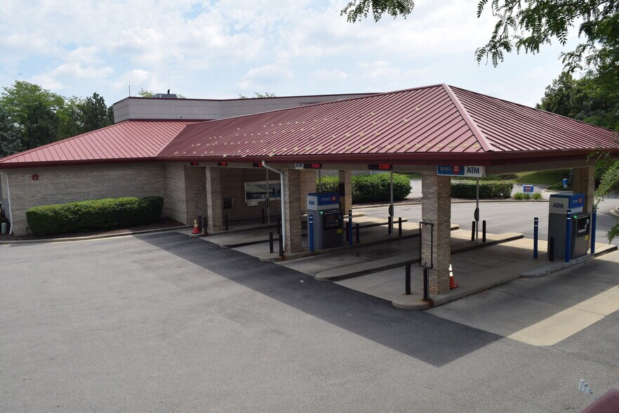 More Photos Of 191 E Lake St, Bloomingdale Bank For Sale