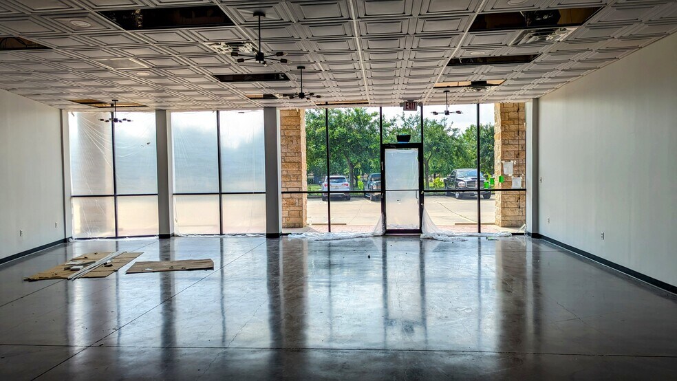 More Photos Of 9710 S Kirkwood Rd, Houston Unknown For Lease