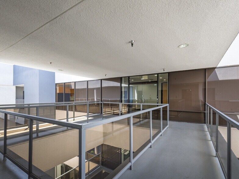 More Photos Of 5155 W Rosecrans Ave, Hawthorne Loft Creative Space For Sale