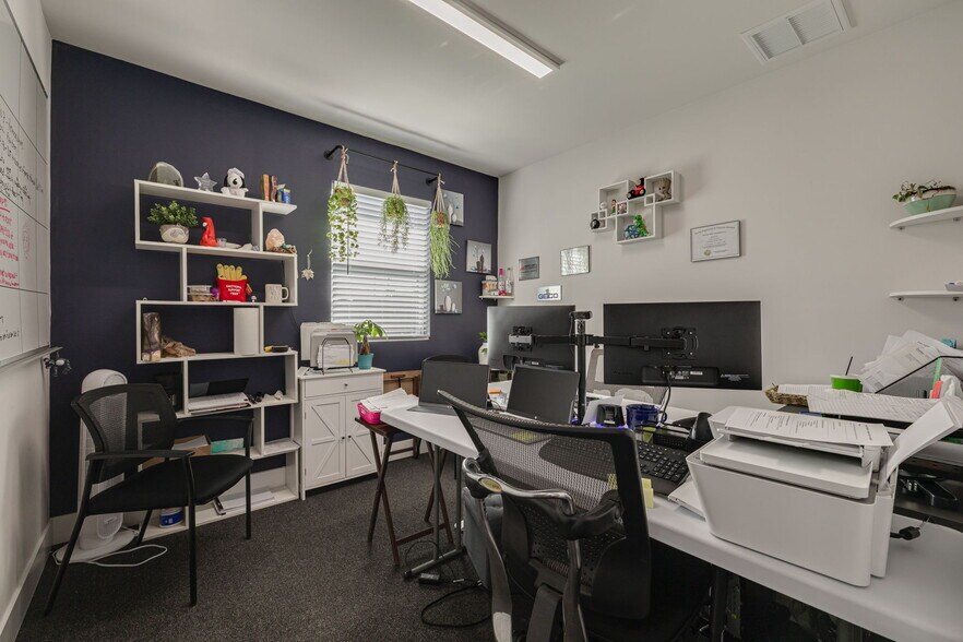 More Photos Of 2312 US Highway 19, Holiday Office For Sale