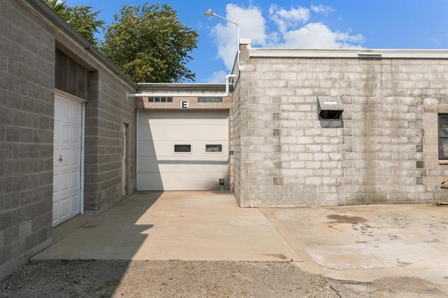 More Photos Of 8889 Oakwood Ave, Neenah Service For Sale