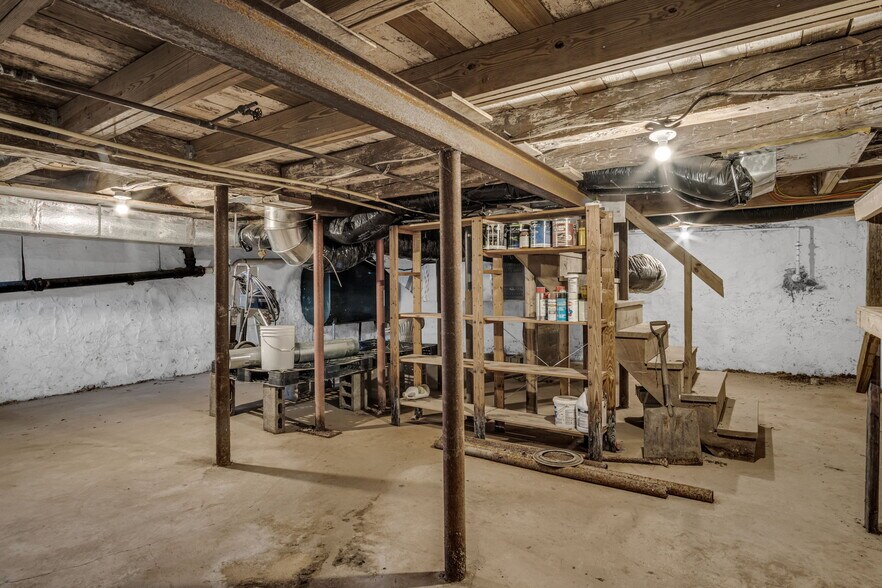 More Photos Of 3 Orchard Rd, Liverpool Winery Vineyard For Sale