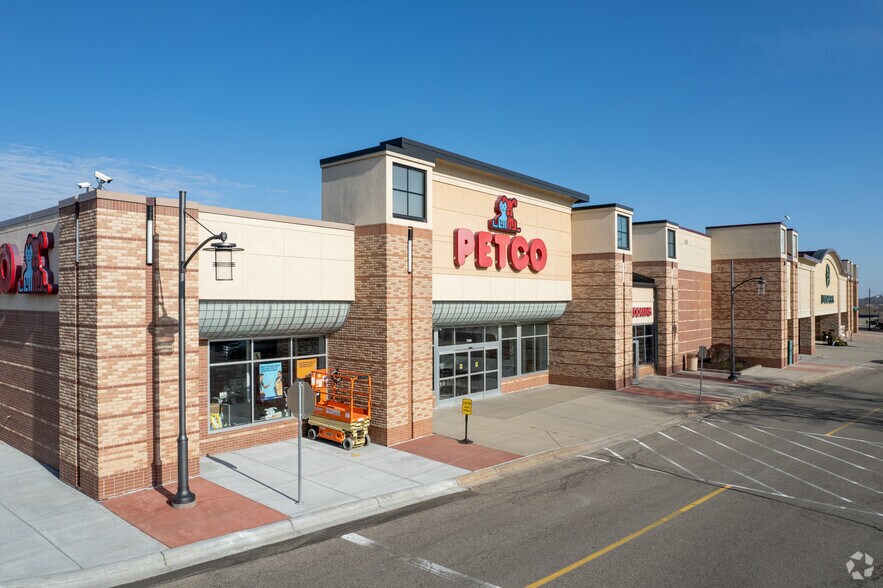 More Photos Of 7100-7200 Valley Creek Plz, Woodbury Unknown For Lease