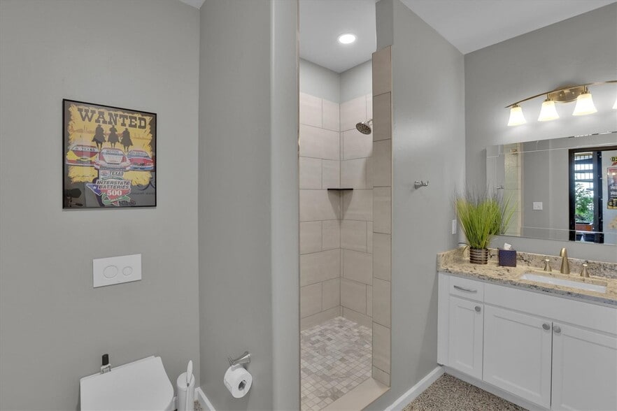 More Photos Of 3575 Lone Star Cir, Fort Worth Apartments For Sale