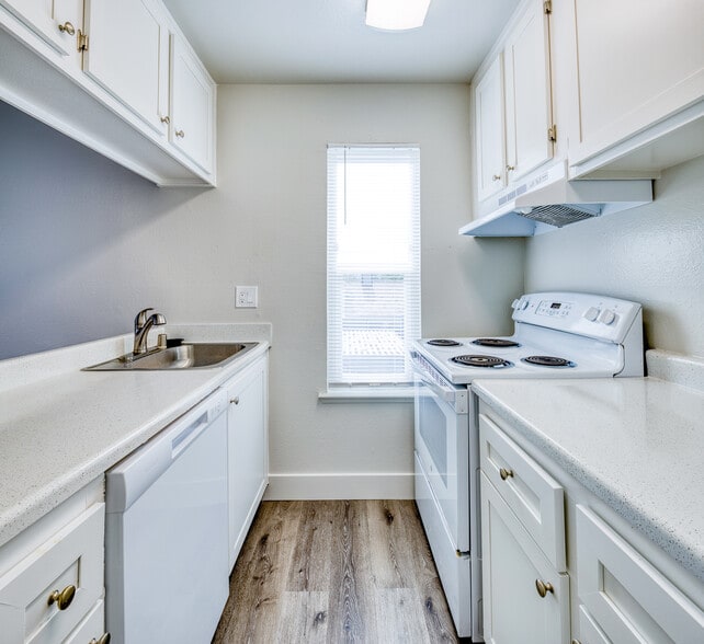 More Photos Of 2228 Edison Ave, Sacramento Apartments For Sale