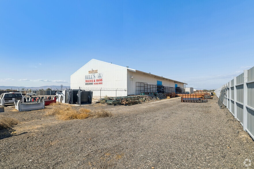 More Photos Of 45761 Division St, Lancaster Warehouse For Sale