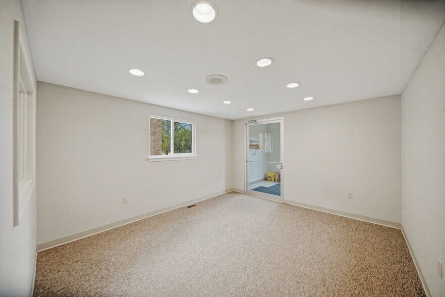 More Photos Of 2533 Sheridan Dr, Tonawanda Office For Sale
