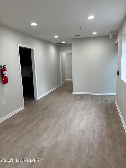 More Photos Of 1202 S Olden Ave, Hamilton Office For Sale