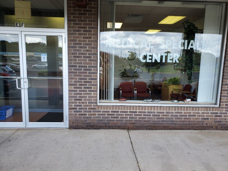 More Photos Of 1103-1105 Sunset Rd, Burlington Storefront For Lease