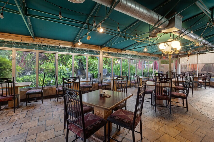 More Photos Of 8032 4th St NW, Albuquerque Restaurant For Sale