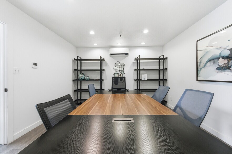 More Photos Of 1657 N State St, Lehi Manufacturing For Sale