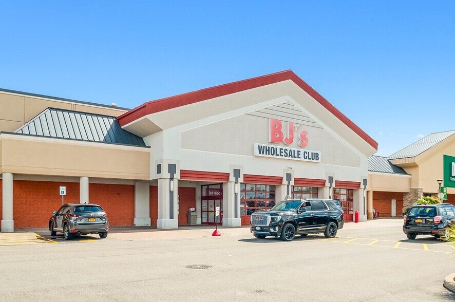 More Photos Of 4927-5183 Transit Rd, Clarence Unknown For Lease