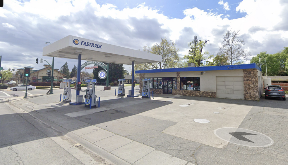 Primary Photo Of 1675 Highway 99, Gridley Convenience Store For Sale