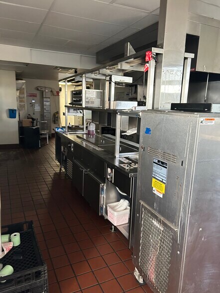 More Photos Of 300-310 S Riverside Ave, Rialto Fast Food For Lease