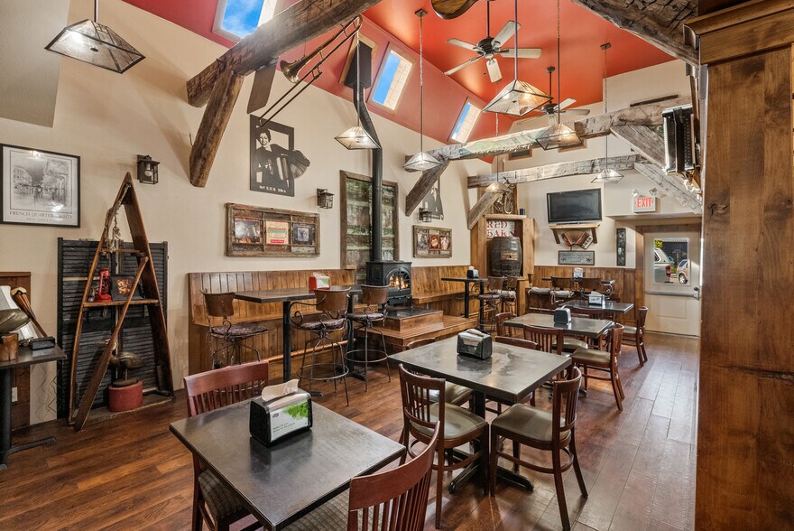 More Photos Of 2711 W College St, Bozeman Restaurant For Sale