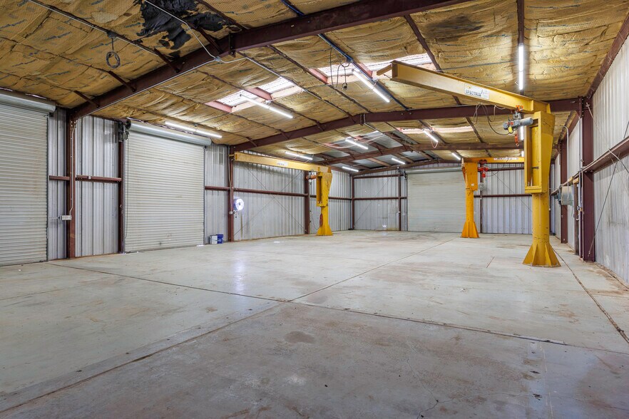 More Photos Of 15051 N Business 79 Hwy, Florence Service For Sale