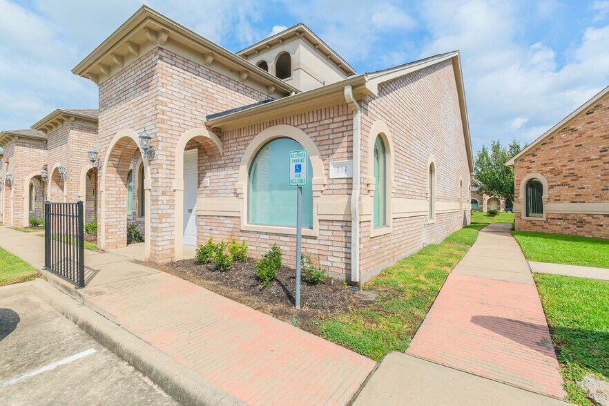 More Photos Of 134 Eldridge Rd, Sugar Land Office Residential For Lease