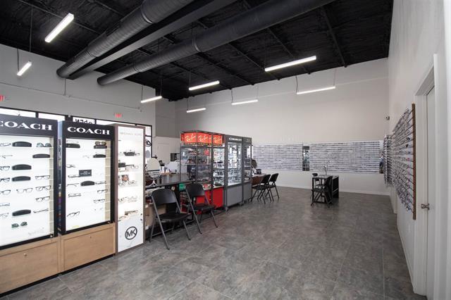 More Photos Of 1401 Jacaman Rd, Laredo General Retail For Lease