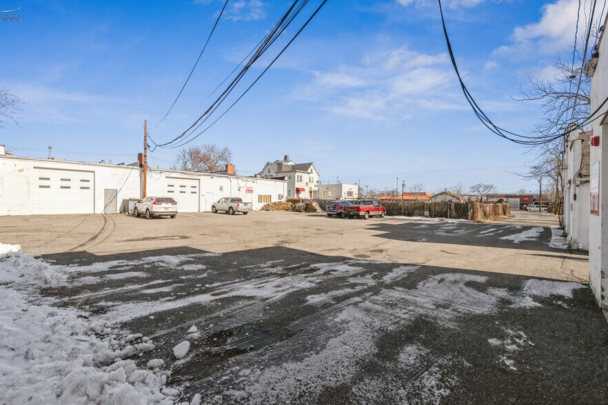 More Photos Of 318 E Main St, Patchogue Freestanding For Sale