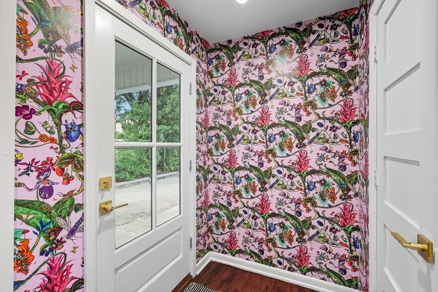 More Photos Of 3613 Washburn Ave, Fort Worth Loft Creative Space For Sale