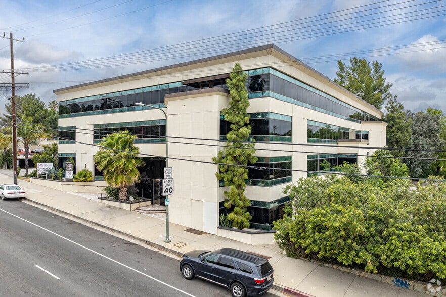 Primary Photo Of 20335 Ventura Blvd, Woodland Hills Office For Lease