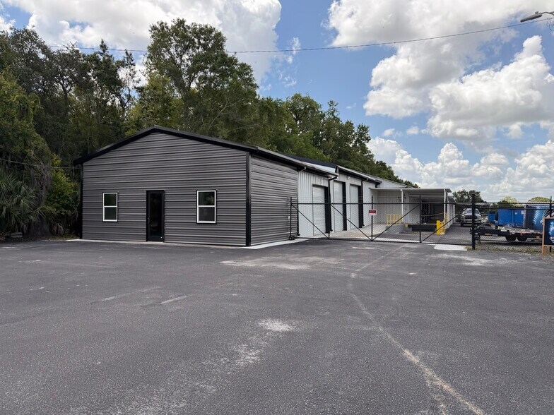 More Photos Of 301 Charlie Griffin Rd, Plant City Flex For Lease