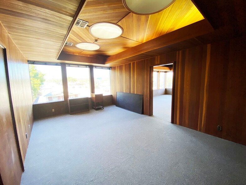 More Photos Of 888 W 2nd St, Reno Office For Lease