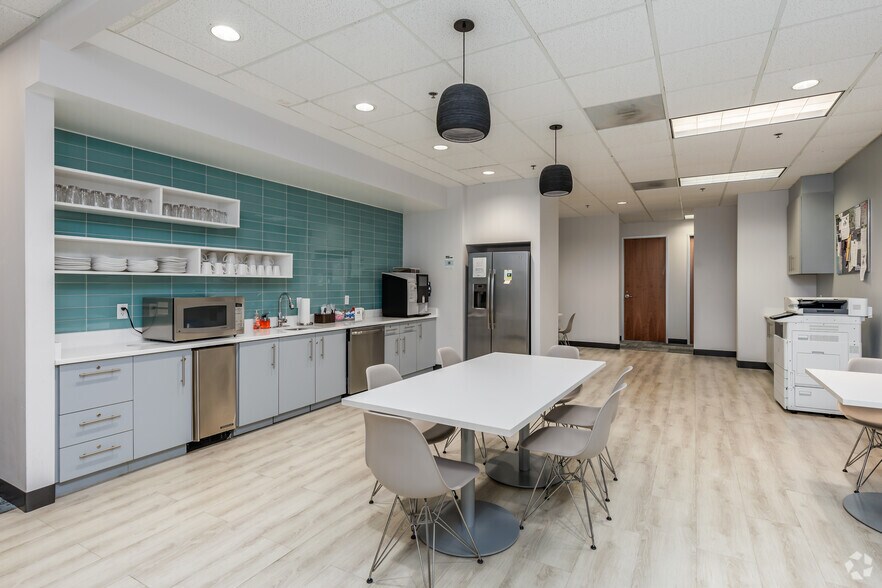 More Photos Of 11815 Fountain Way, Newport News Coworking Space