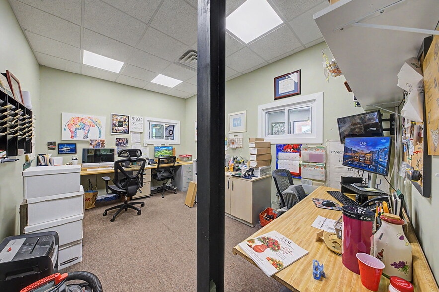 More Photos Of 185 D, New Milford Storefront Retail Office For Lease