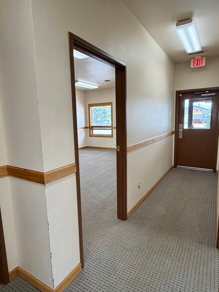 More Photos Of 120 Cole Ave, Pinedale Office For Sale