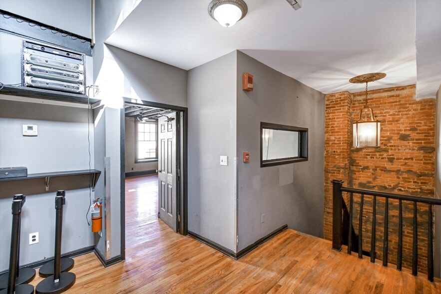 More Photos Of 15 E Centre St, Baltimore Bar For Sale