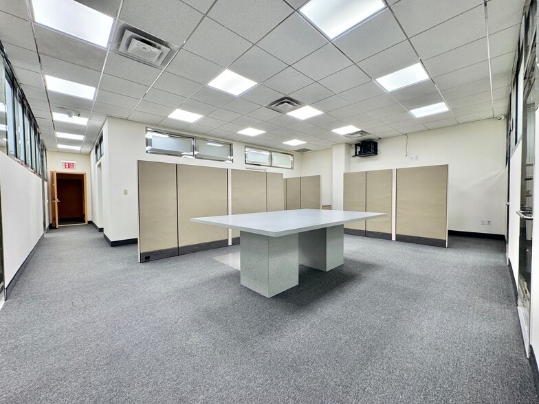 More Photos Of 25-21 49th St, Astoria Office For Lease