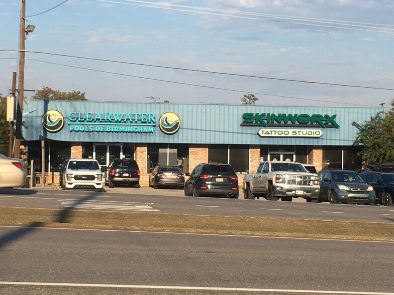 More Photos Of 2169 Pelham Pky, Pelham Service For Lease