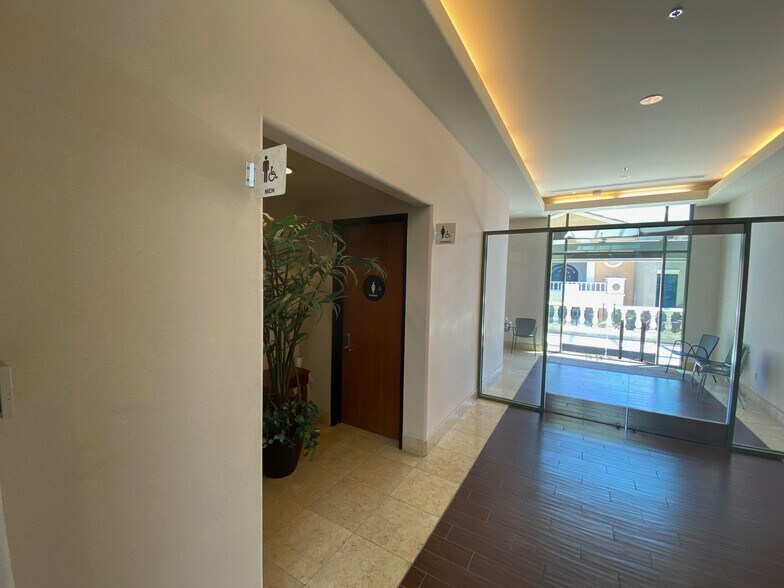More Photos Of 13768 Roswell Ave, Chino Medical For Lease