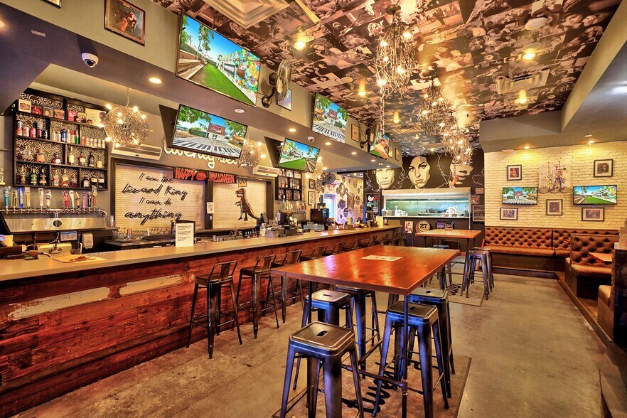 More Photos Of 835-841 NE 3rd Ave, Fort Lauderdale Bar For Sale