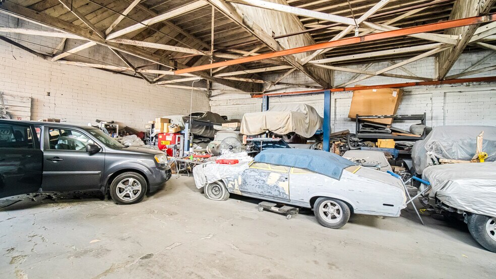 More Photos Of 200 Alameda E St, Compton Manufacturing For Sale