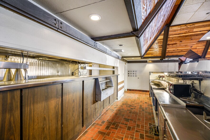 More Photos Of 4070 Country Rd 89, Dunnigan Restaurant For Sale