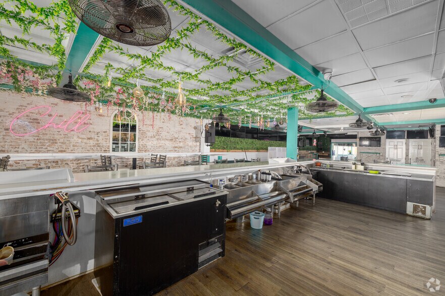 More Photos Of 32 Broad St, Keyport Bar For Sale