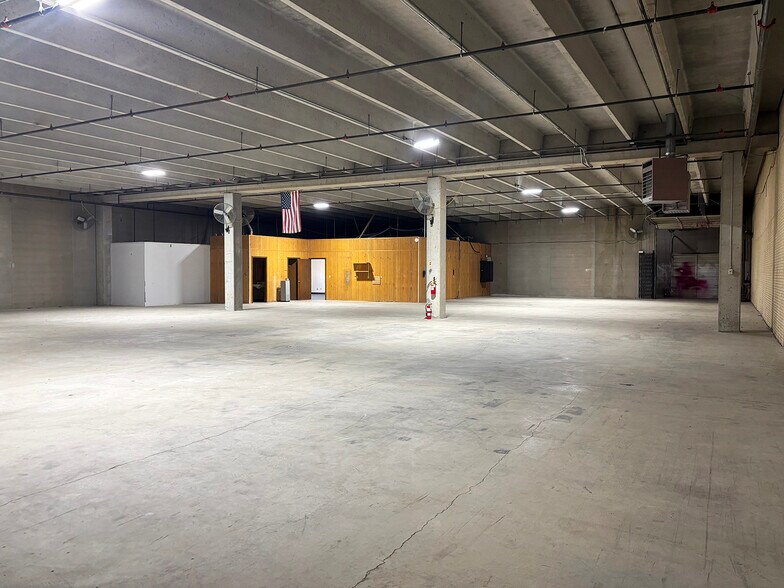 More Photos Of 4800 N Stiles Ave, Oklahoma City Warehouse For Lease