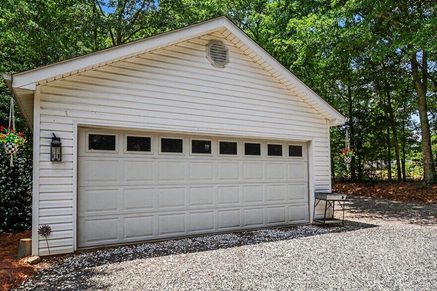 More Photos Of 4037 Old Williamston Rd, Belton Specialty For Sale