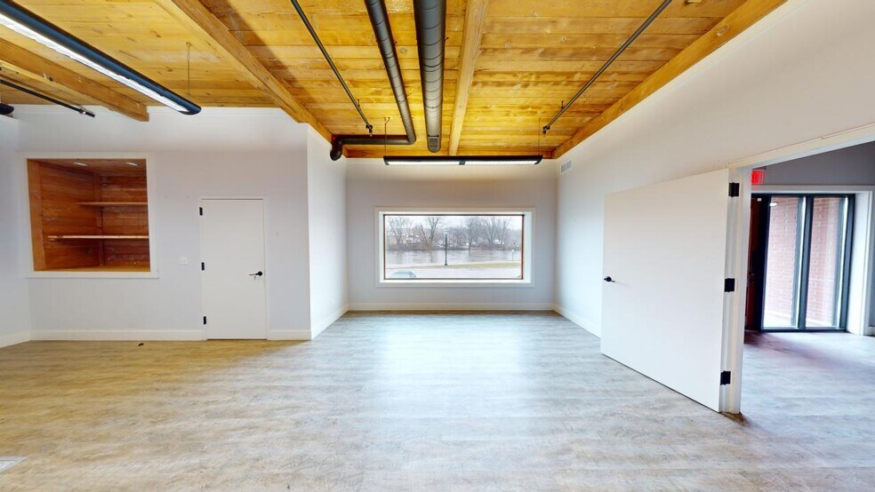 More Photos Of 101 S 1st St, West Dundee Loft Creative Space For Lease