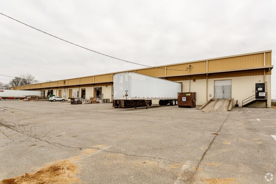 More Photos Of 2701-2705 Eugenia Ave, Nashville Distribution For Lease