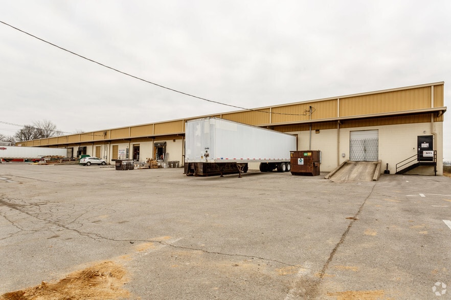 More Photos Of 2701-2707 Eugenia Ave, Nashville Distribution For Lease