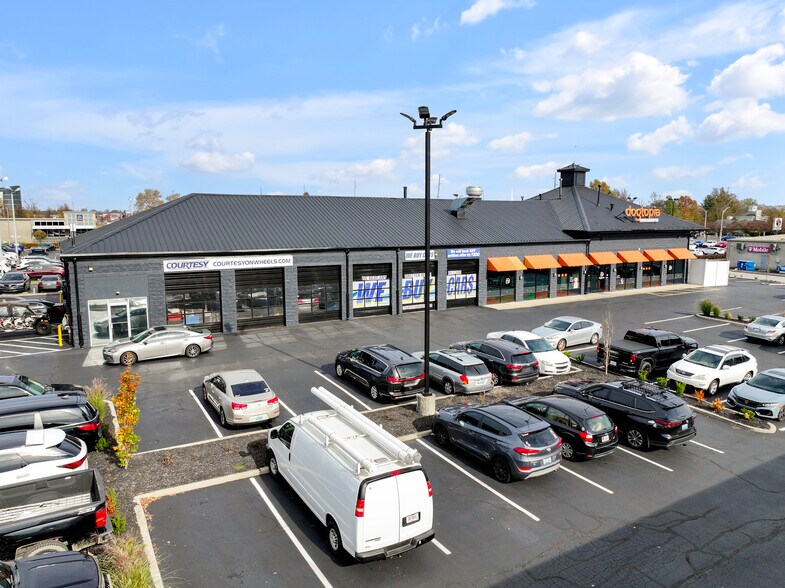 More Photos Of 3801 B Nicholasville Centre Dr, Lexington Unknown For Lease