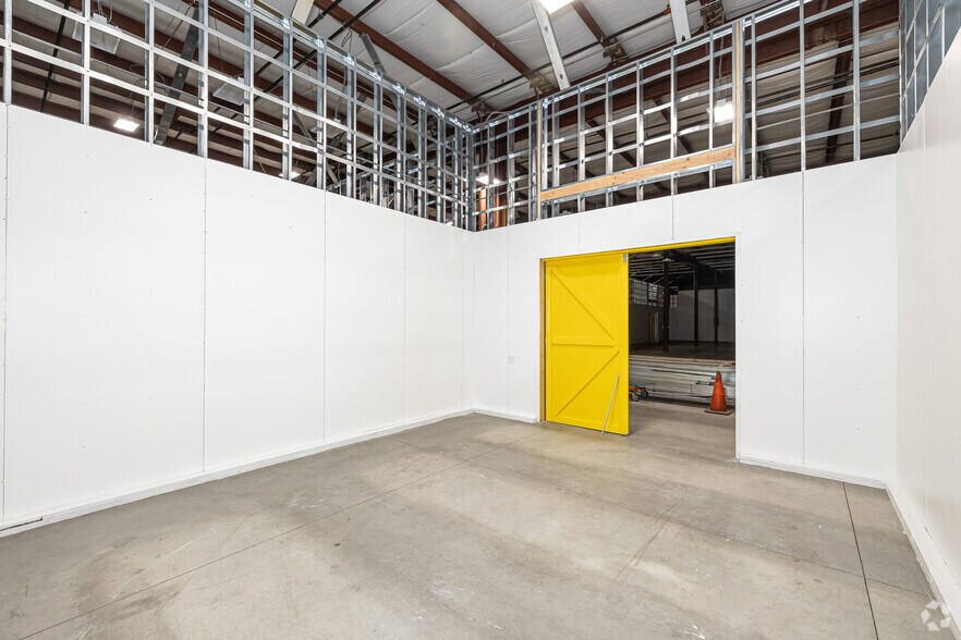 More Photos Of 299 Industrial Ln, Torrington Distribution For Lease