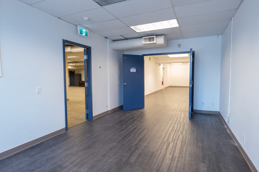 More Photos Of 422 6th St, New Westminster Loft Creative Space For Lease
